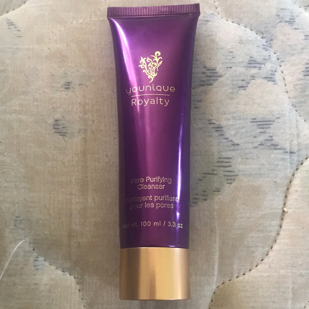 Younique face wash